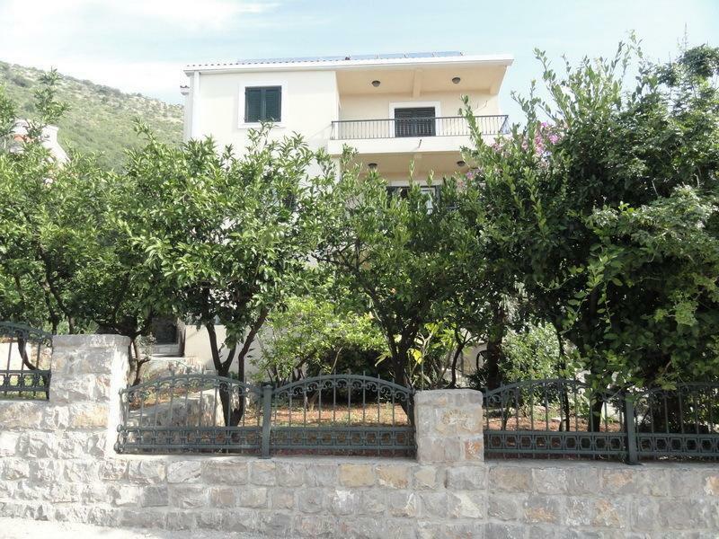 Apartments & Rooms M Petrovac Exterior foto